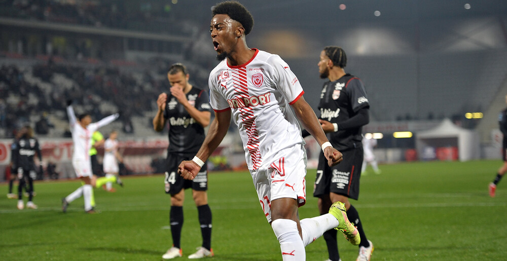 Vinni Triboulet buteur contre Guingamp Vinni Triboulet buteur contre Guingamp