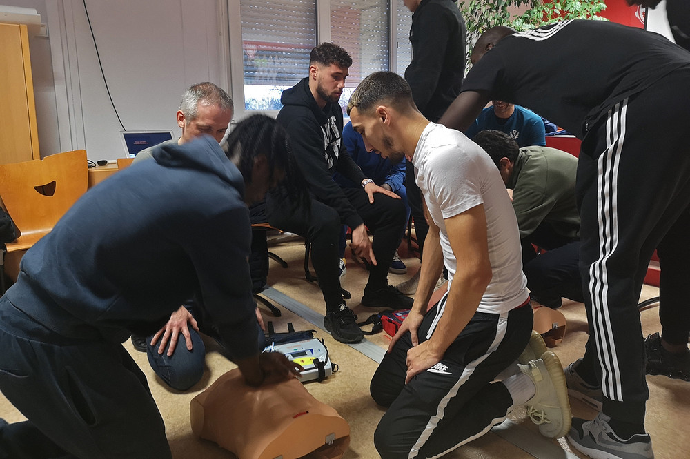 Formation au massage cardiaque
