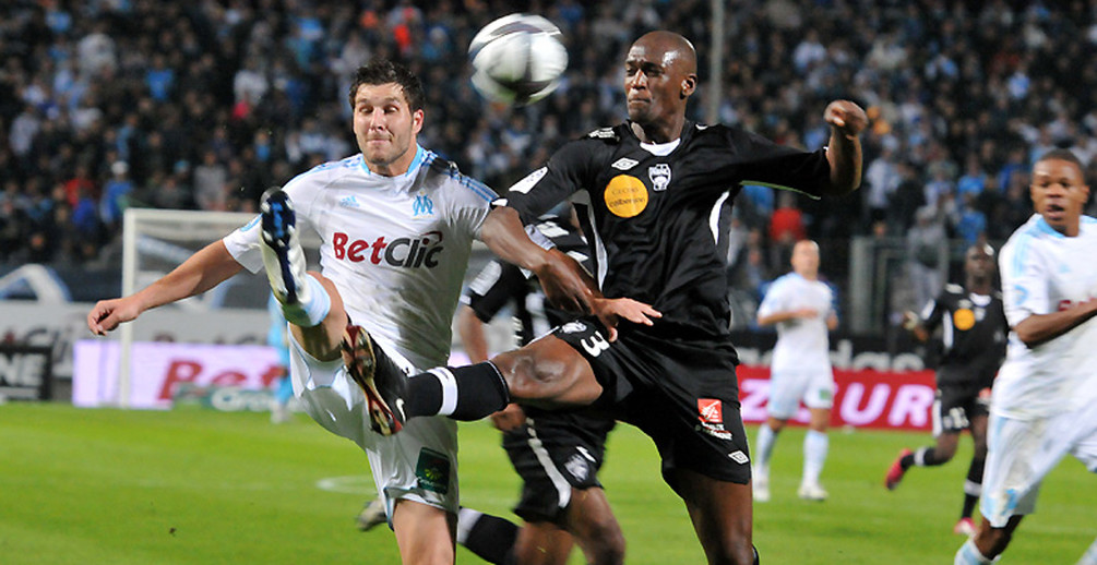 Avec un but marseillais entaché d’une faute et deux penaltys oubliés, l’ASNL n’a pas été heureuse au Vélodrome (photo: OM Meryl Diffusion).