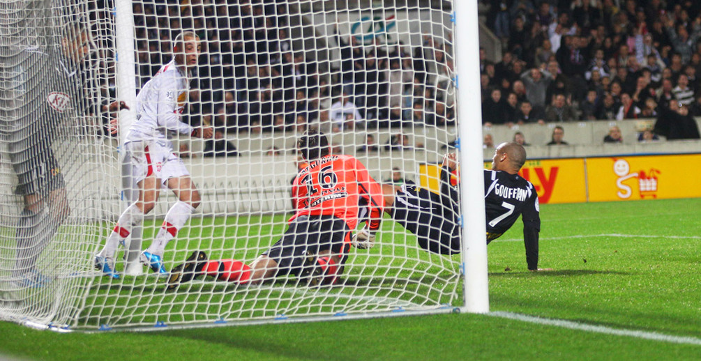 L'ASNL s'incline sur une énorme erreur d'arbitrage (photo:  D. LE LANN).