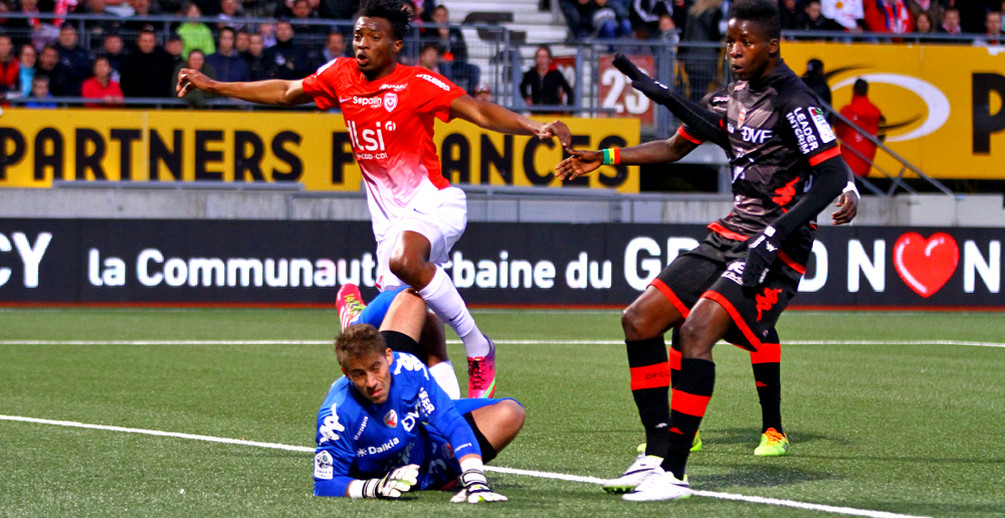 Auteur de deux buts, le Camerounais sort l’ASNL d’une situation compliquée.