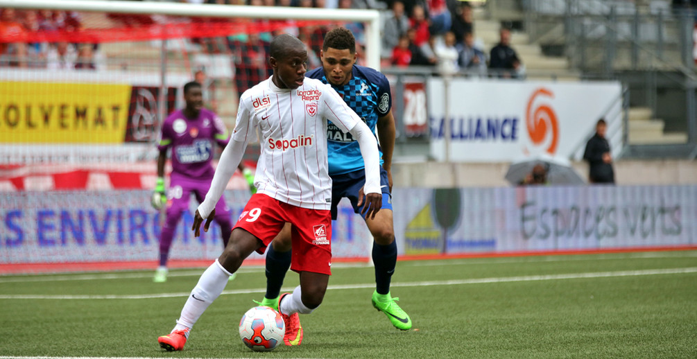 L’ASNL a étouffé son adversaire et inscrit trois buts en 45 minutes.