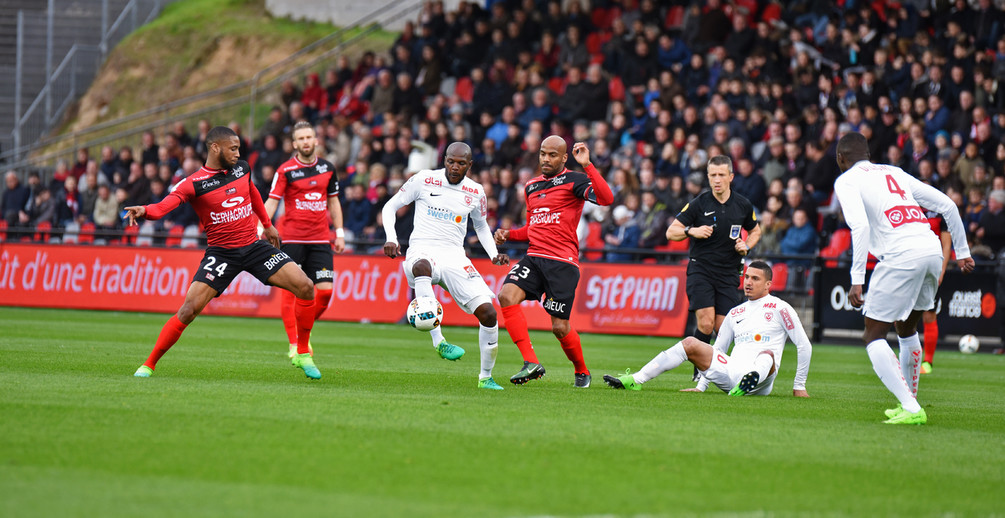 Réduits à dix pendant une heure, les Nancéiens s’inclinent sur un petit but (photo EAG).