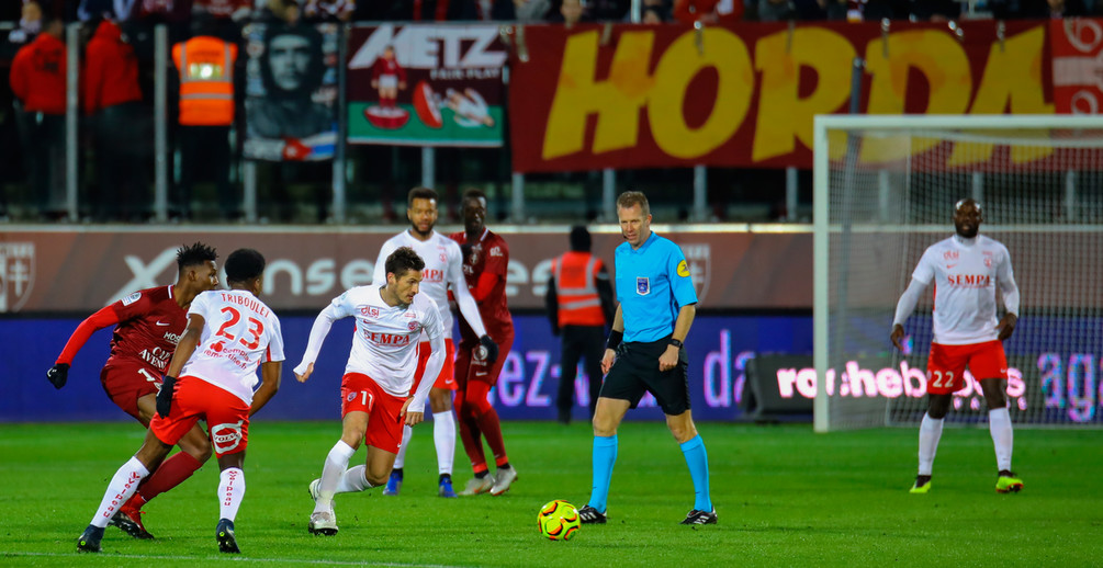 Sévèrement réduite à dix en début de match, l’ASNL a résisté avec courage.