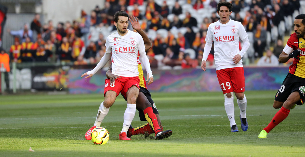 Malgré l’ouverture du score, l’ASNL s’incline après une deuxième mi-temps compliquée (photo rclens.fr ).