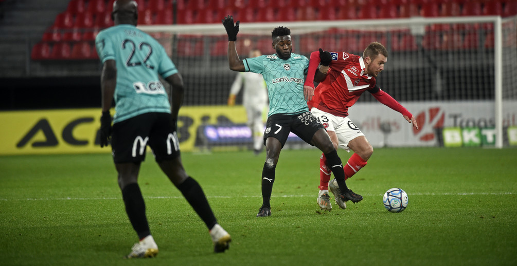 A dix contre onze, l’ASNL a inscrit trois buts et renversé le match (photo VAFC).