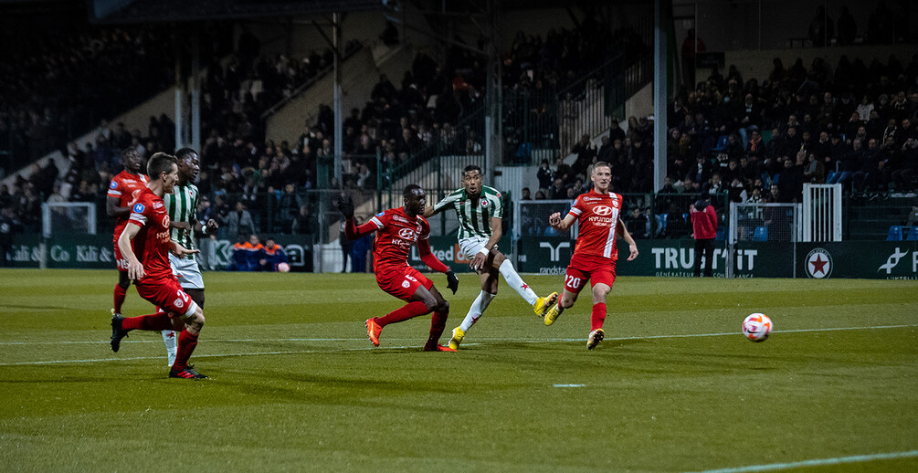 Dominée par le Red Star, l’ASNL s’est inclinée sur la pelouse du Stade Bauer (photo @som_epics).