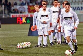 Les arbitres sur le terrain