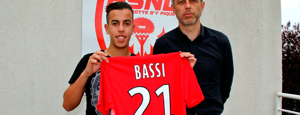 Bassi a signé pro