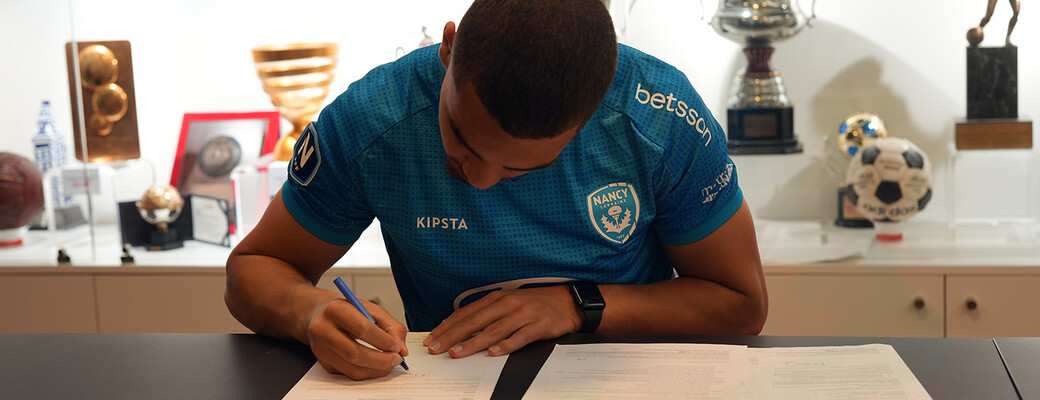 Premier contrat pro pour Kouini