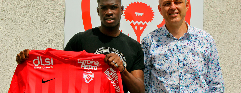 Premier contrat pour Dembélé
