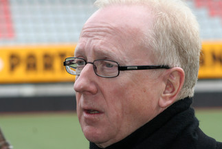 J. Rousselot en pleine réflexion