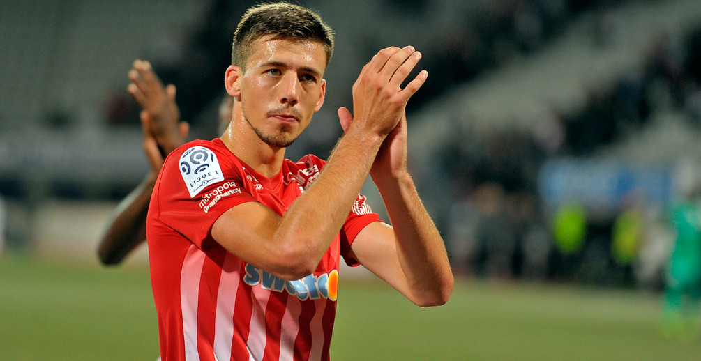 Lenglet officialise au FC Barcelone