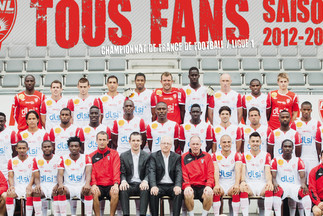 Le poster 2012/2013 en fond d