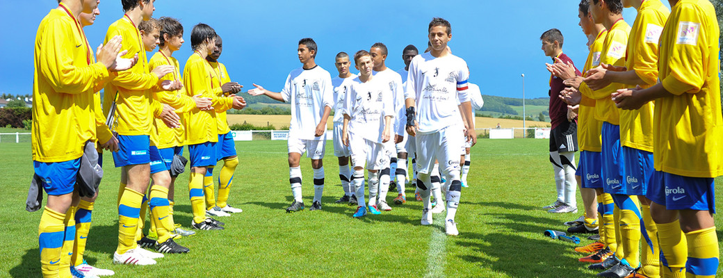 U15