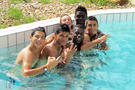 Arif, Youssef, David, Quentin, Yoann et Mehdi dans le bassin extérieur