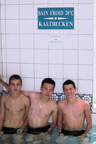Jordan, Corentin et Nicolas dans le bain très froid.