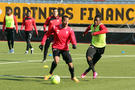 Tobias à l'entrainement des pro au stade avec Karim