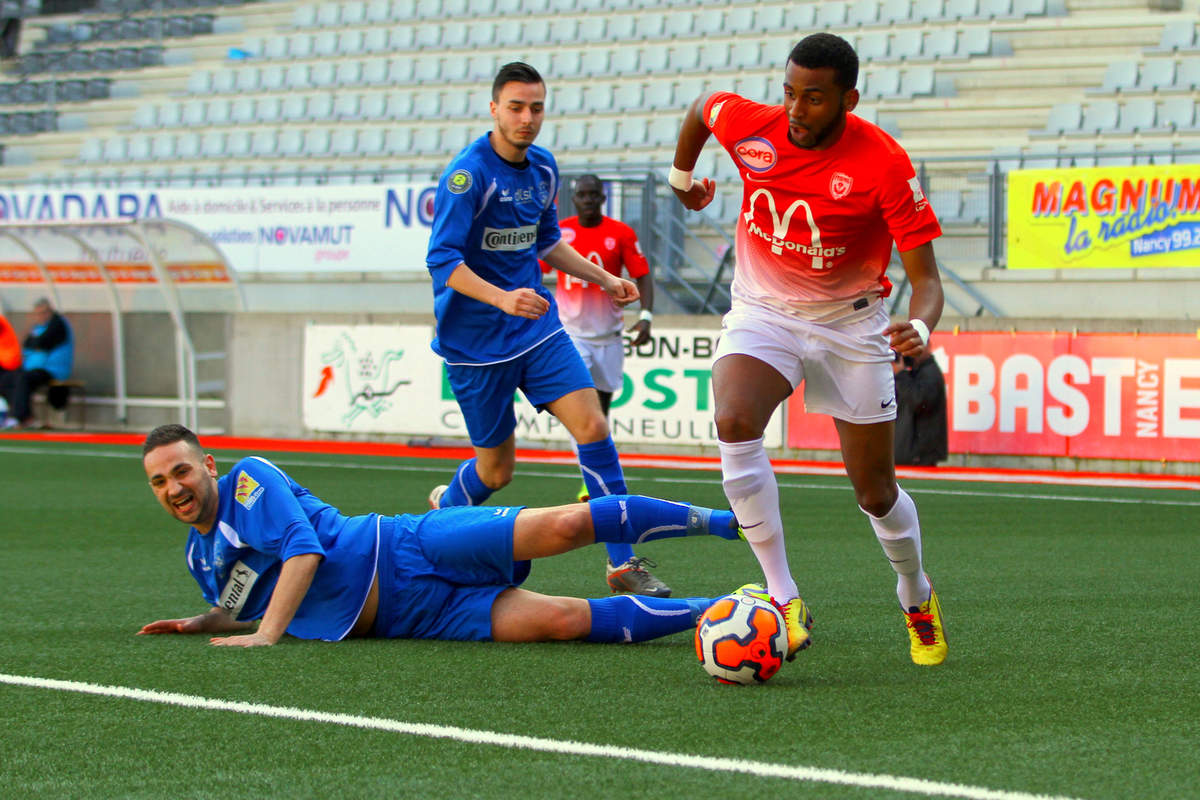 ASNL/Sarreguemines en CFA2 - Photo n°0