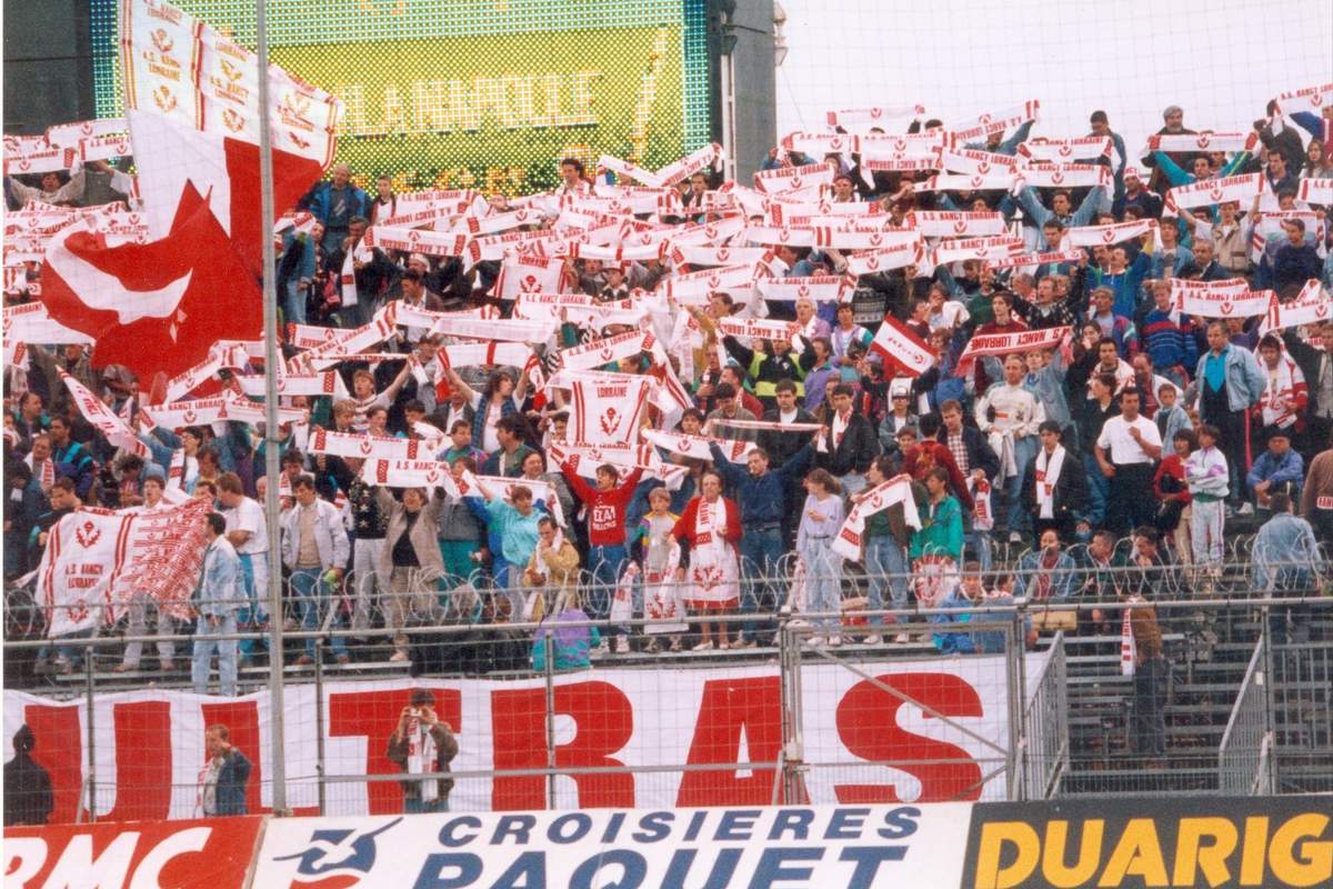 Le train de Cannes en 1992 - Photo n°18