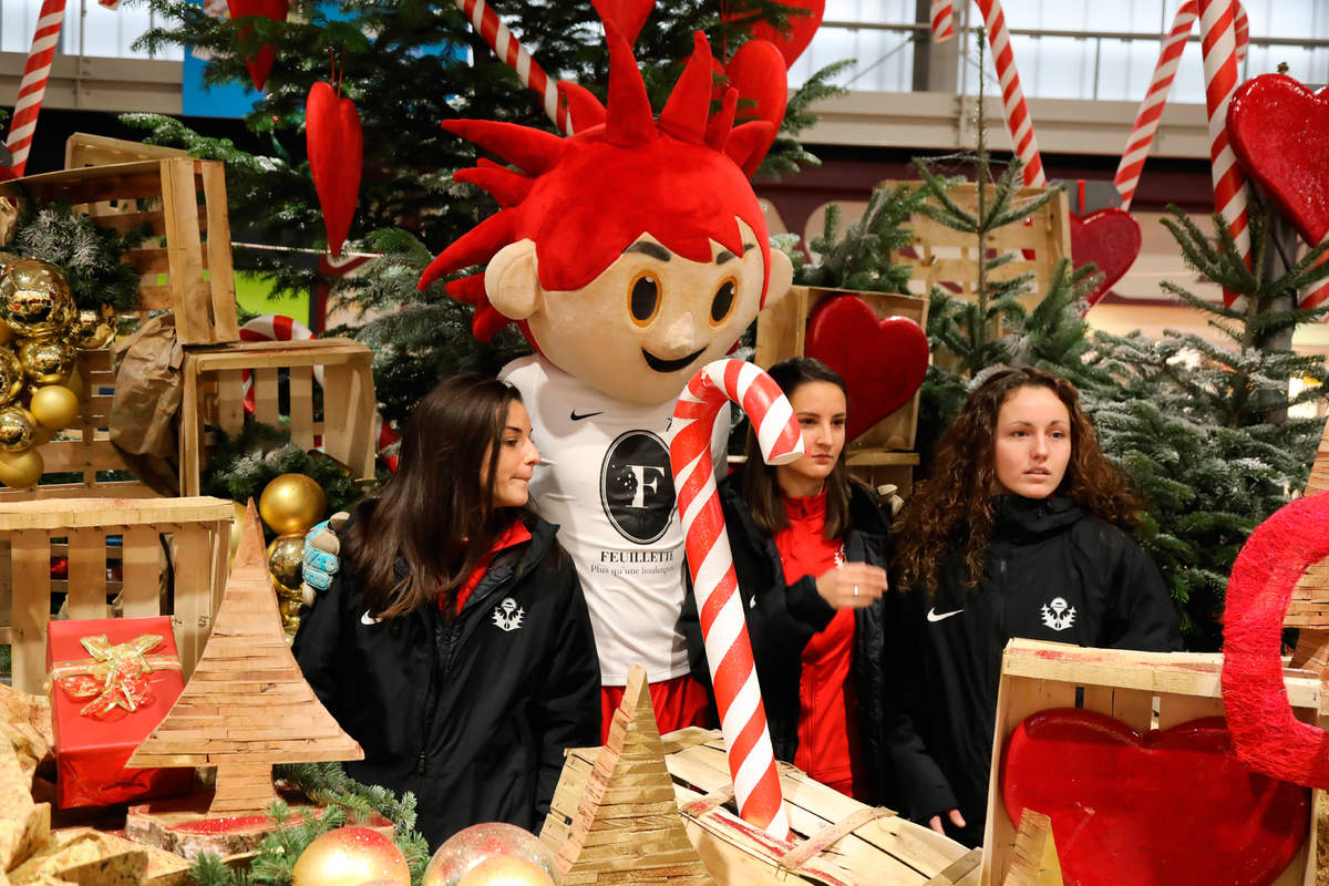 Les féminines au marché central - Photo n°3