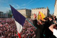 Une place Stan blanche et rouge - Photo n°5