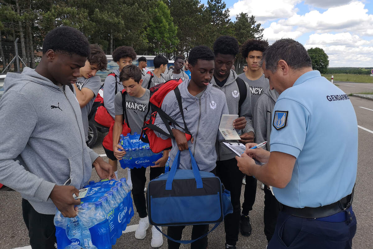 Les U19 visitent la base d'Ochey - Photo n°0