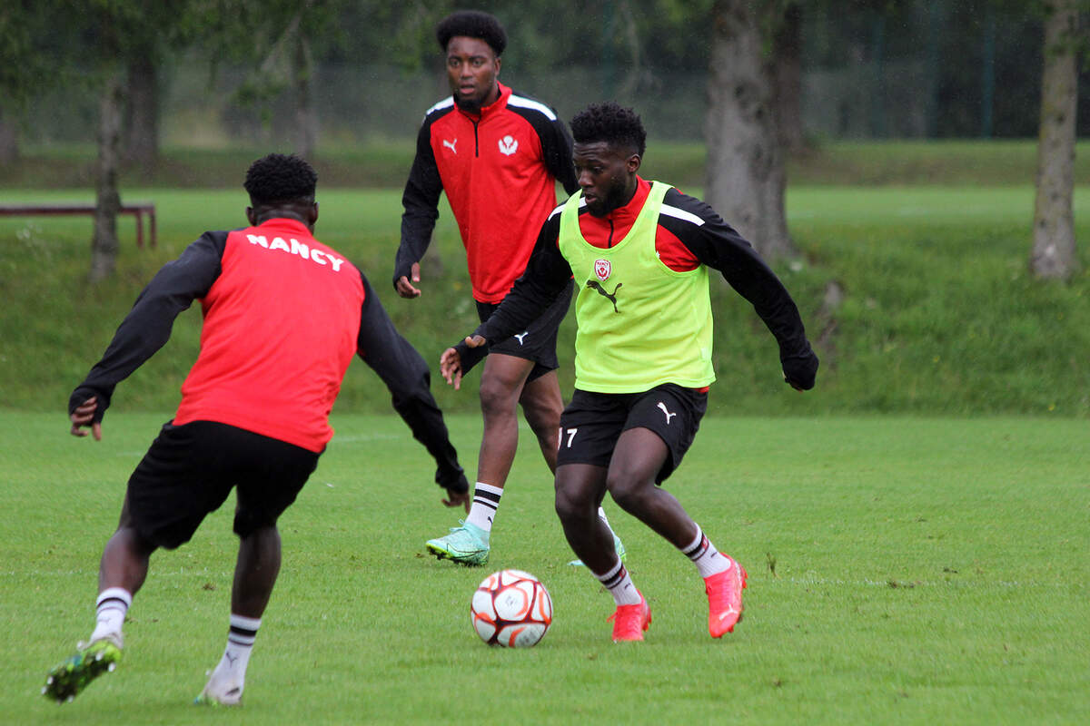 Un tournoi sous la pluie - Photo n°1