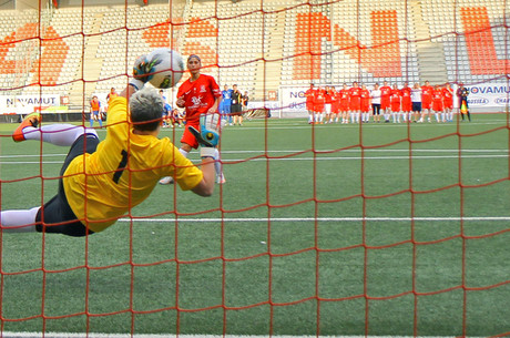 Les filles perdent (encore) en finale