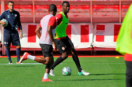 L'avant-match d'ASNL-PFC