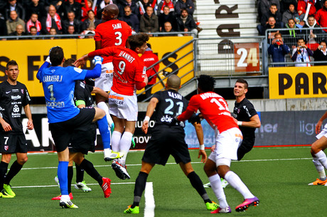 Le résumé d'ASNL-FCM