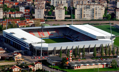 Un stade tout beau, tout neuf