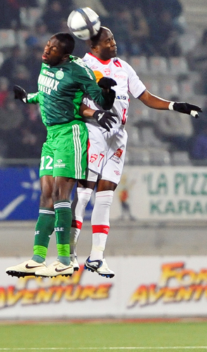 Duel aérien avec Ebondo (ASSE)