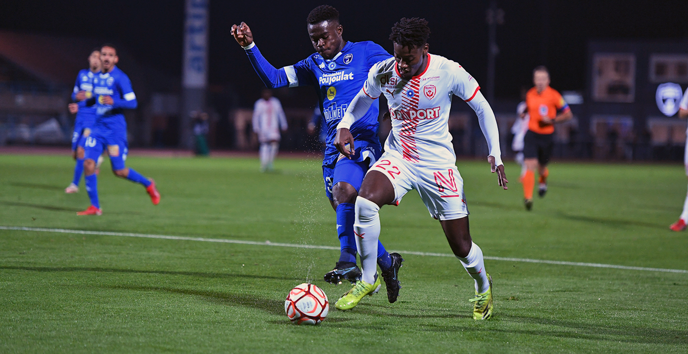 Grâce à un triplé de Biron, l’ASNL gagne logiquement son premier match à l’extérieur.
 