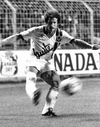 Défenseur de 1975 à 1982 (199 matchs, 4 buts)